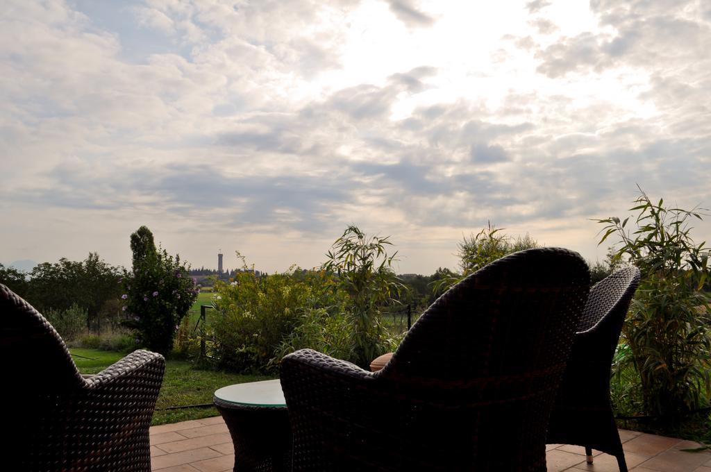 Monte Maino Bed & Breakfast Desenzano del Garda Oda fotoğraf